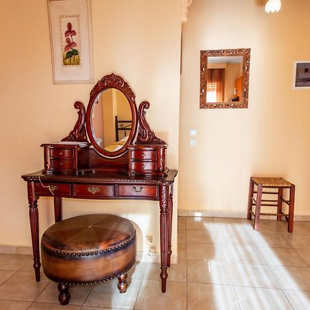 Xenia Palace Luxury Apartments Vrasná Buitenkant foto