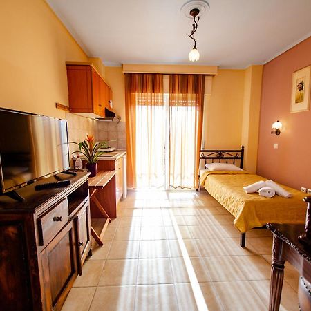 Xenia Palace Luxury Apartments Vrasná Buitenkant foto