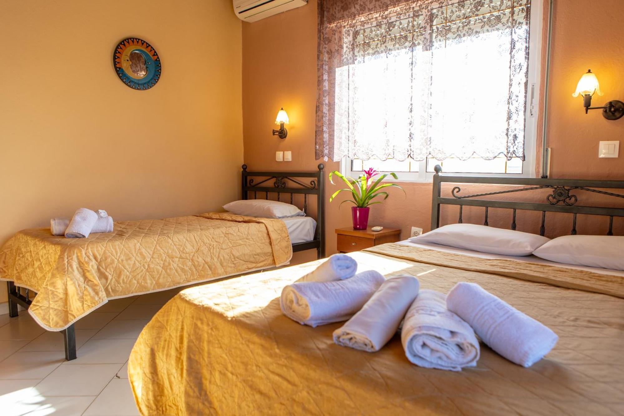 Xenia Palace Luxury Apartments Vrasná Buitenkant foto