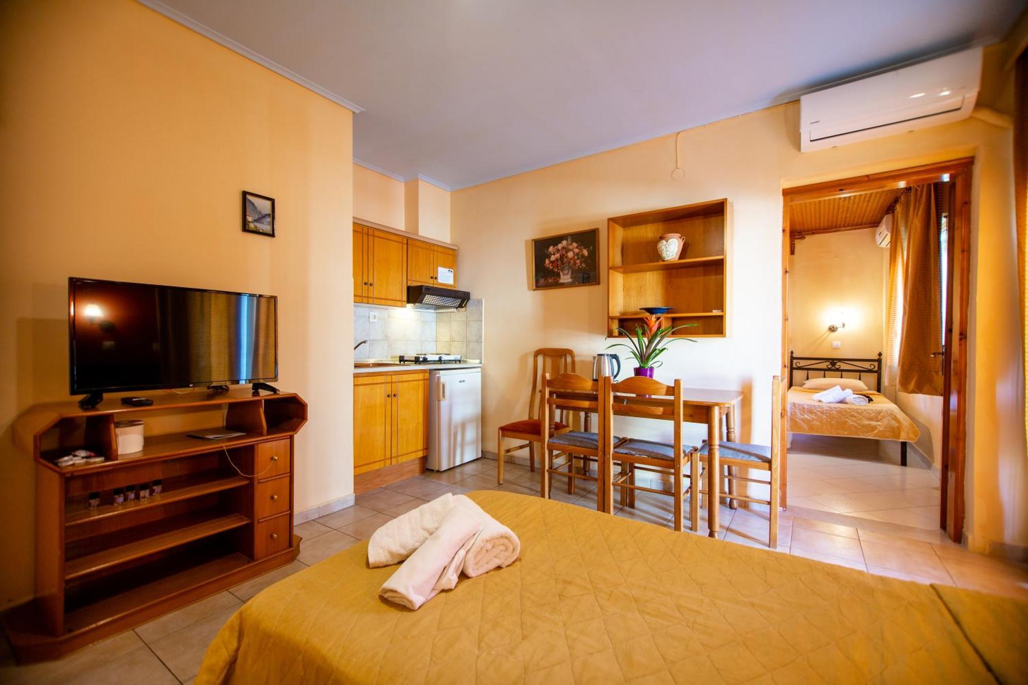 Xenia Palace Luxury Apartments Vrasná Buitenkant foto