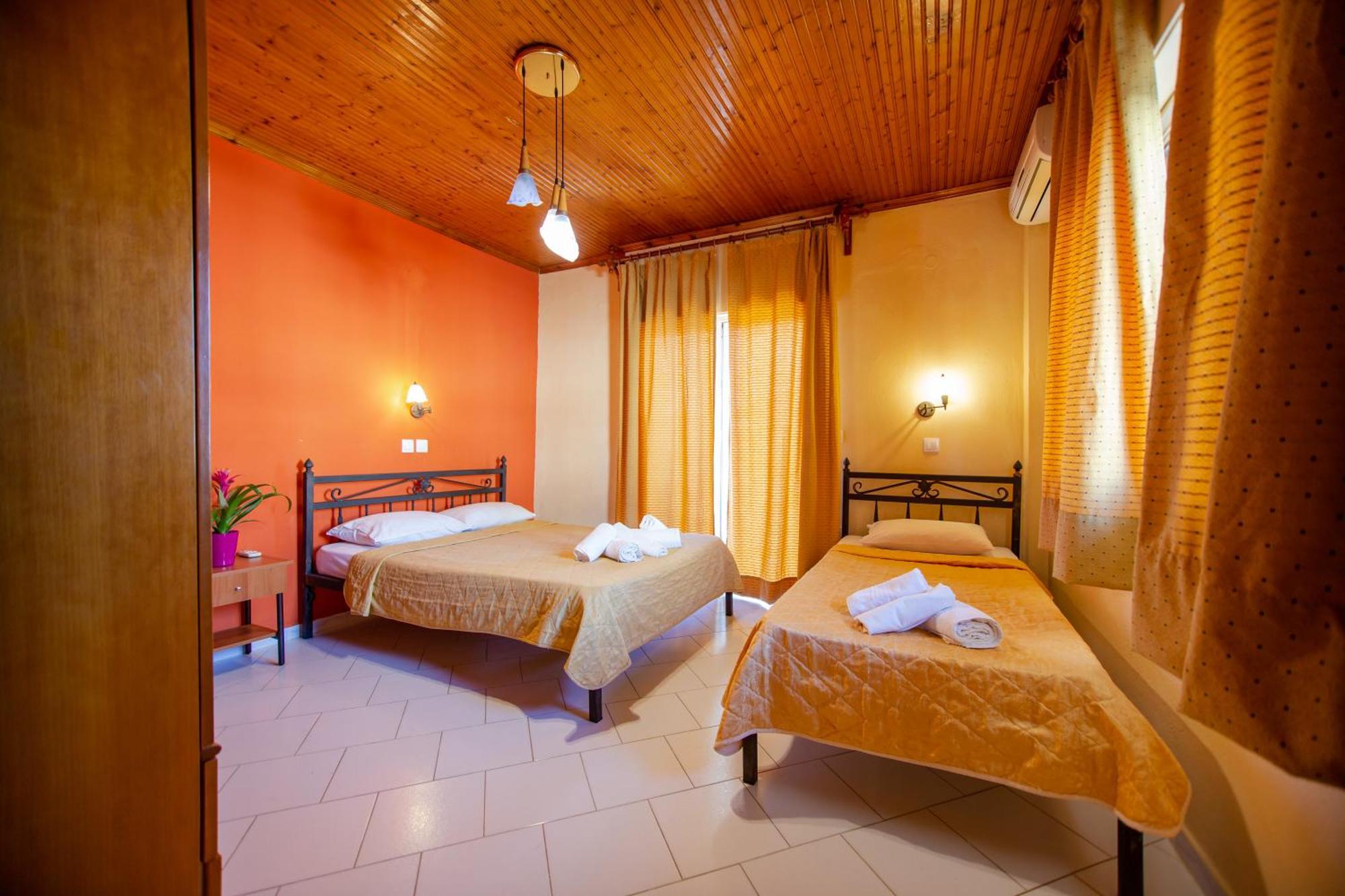 Xenia Palace Luxury Apartments Vrasná Buitenkant foto