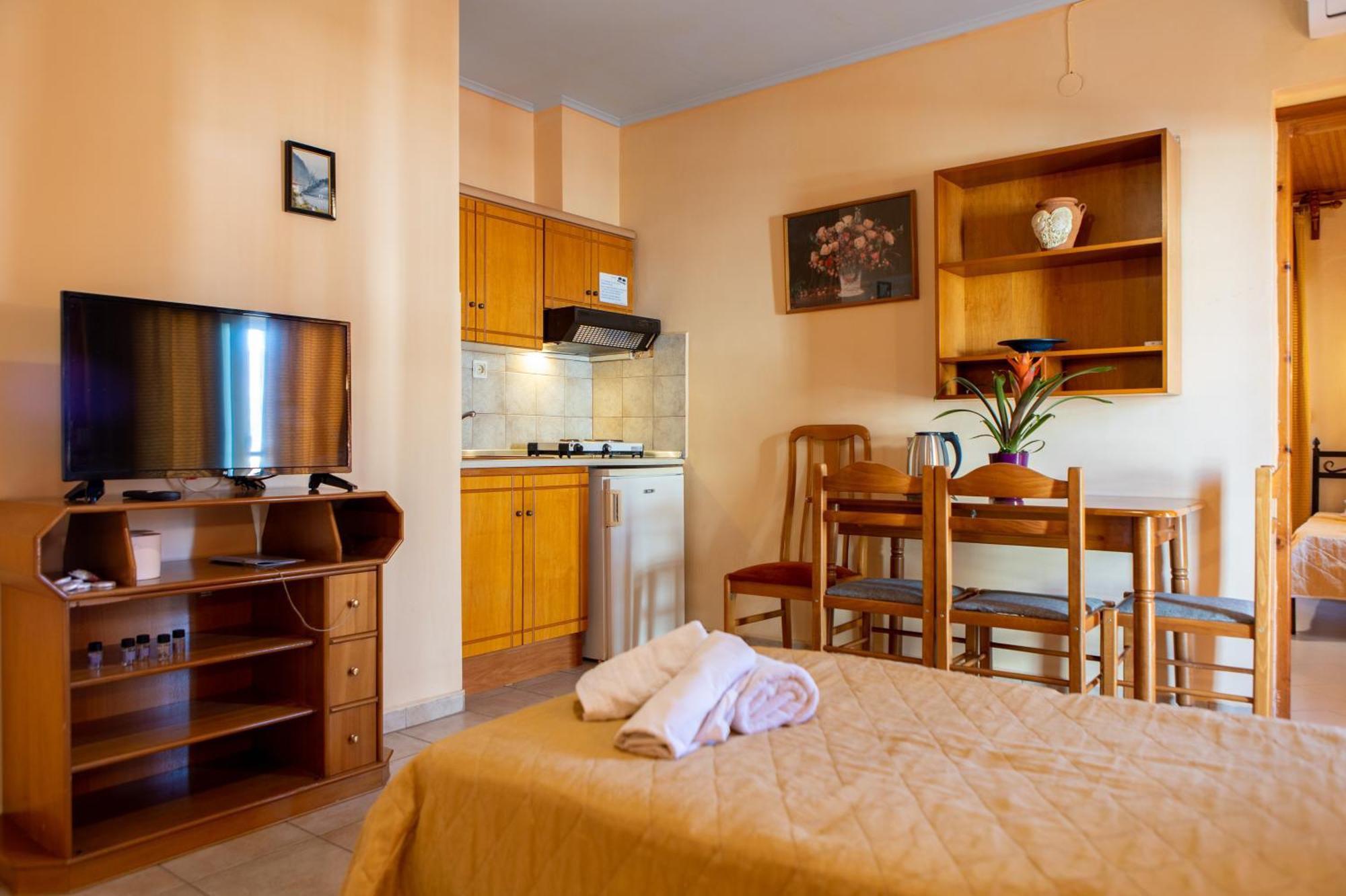 Xenia Palace Luxury Apartments Vrasná Buitenkant foto